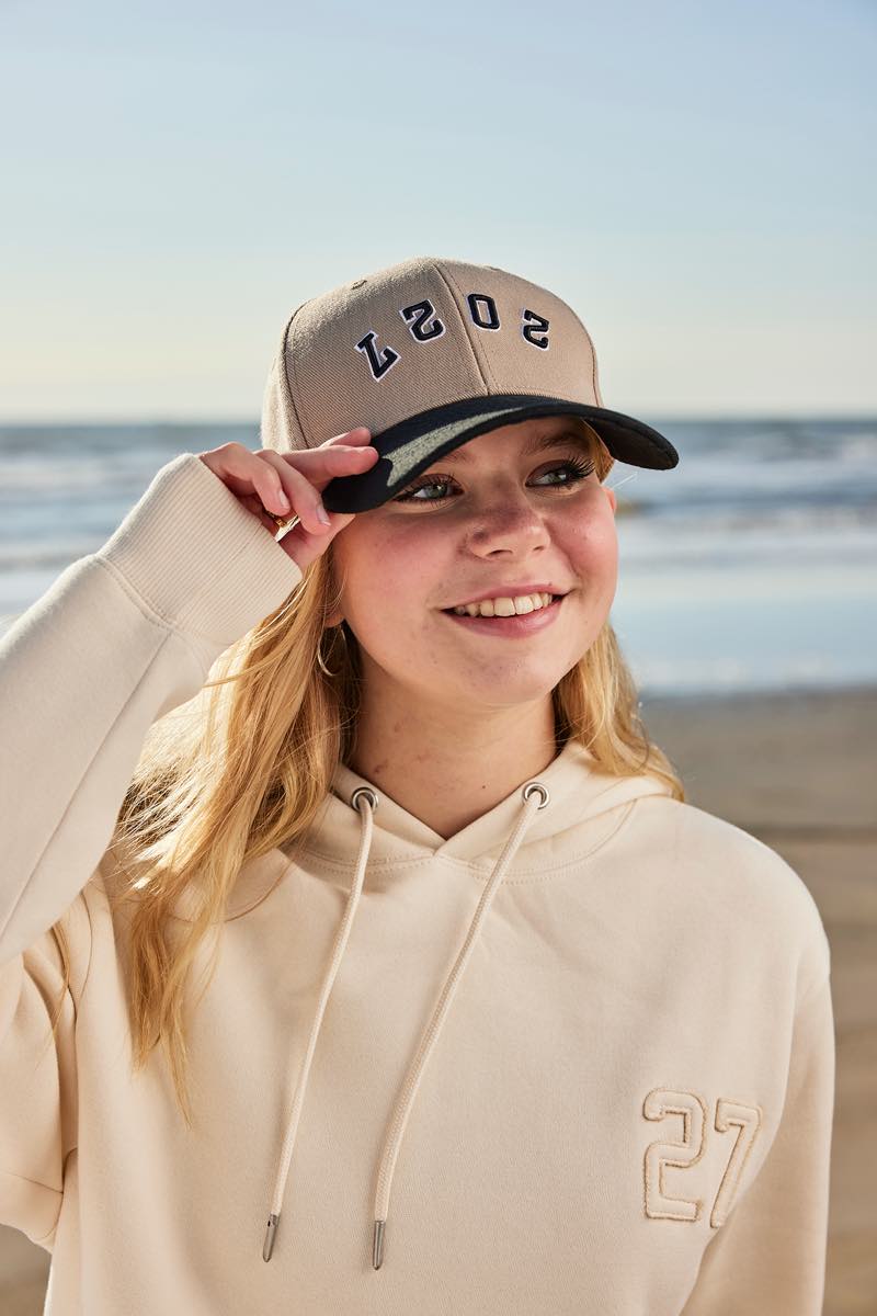 Two Tone Structured Cap - Image 3